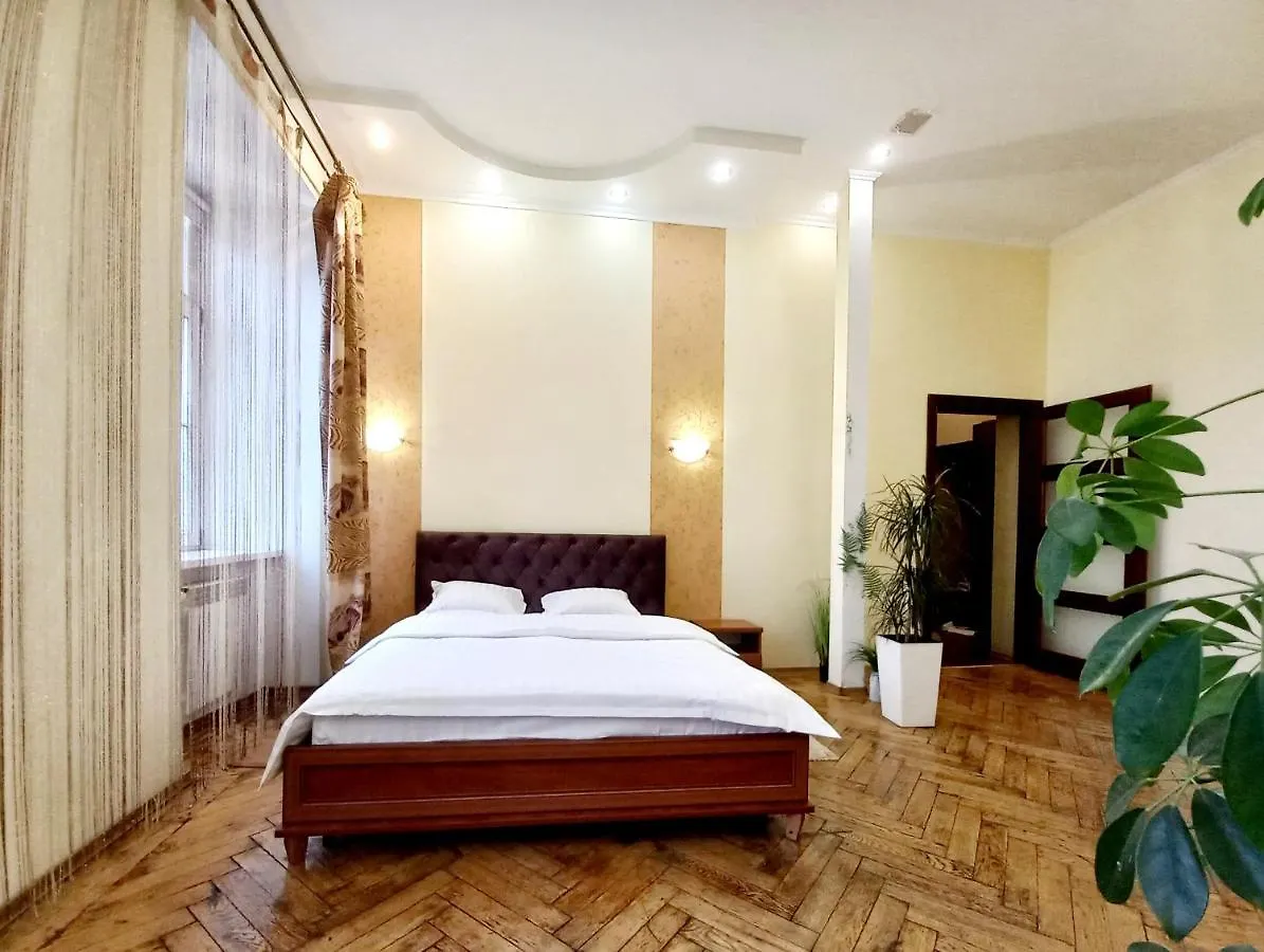 לבוב Ratusha Apartments